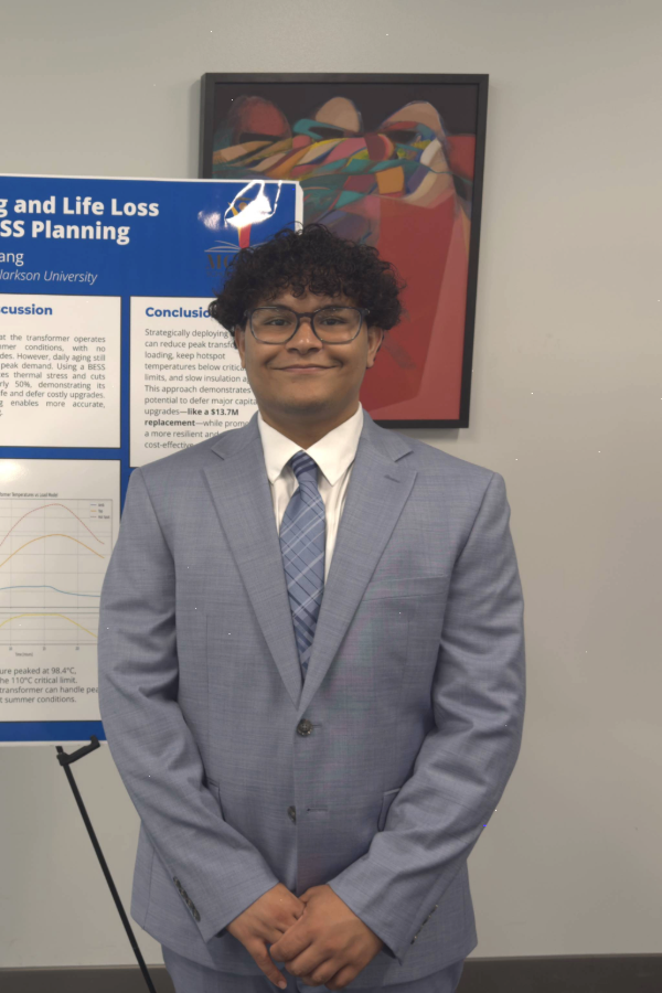 Headshot photo of Nas Nifaoui