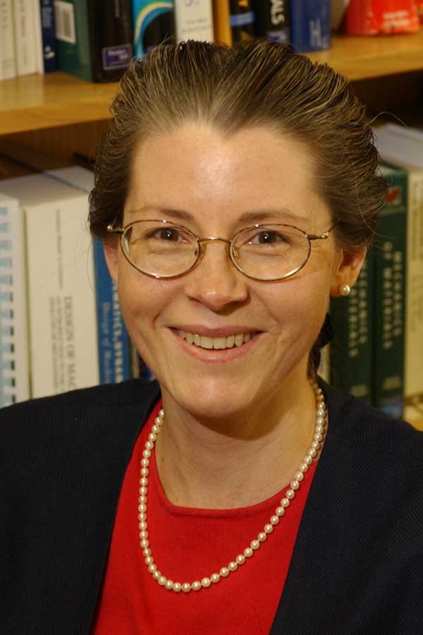 Headshot, Kathleen Issen
