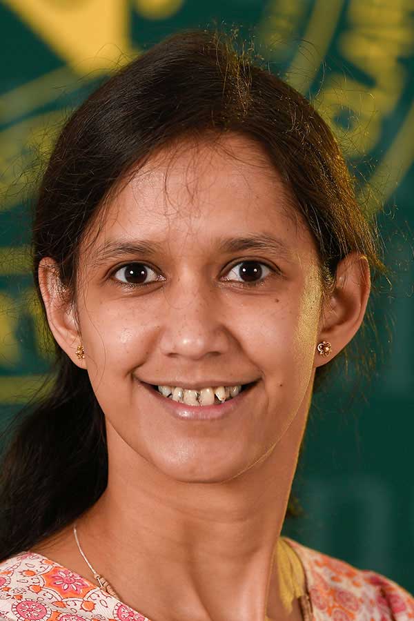 Headshot, Dhara Trivedi
